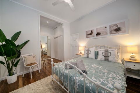 A Summer Cottage - Accommodation Newcastle 407